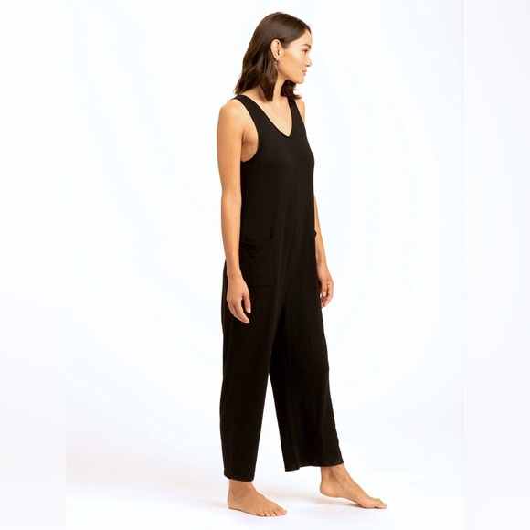 Threads 4 Thought V Neck Rainey Patch Pocket Jumpsuit in Black, Size Small - Picture 4 of 14